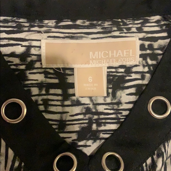 Dress - Picture 2 of 5